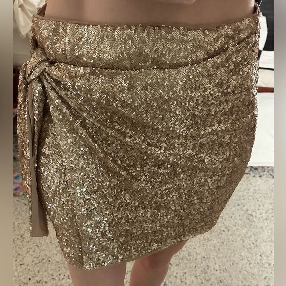 House of Harlow gold sequin mini skirt faux wrap lined back zip X/S